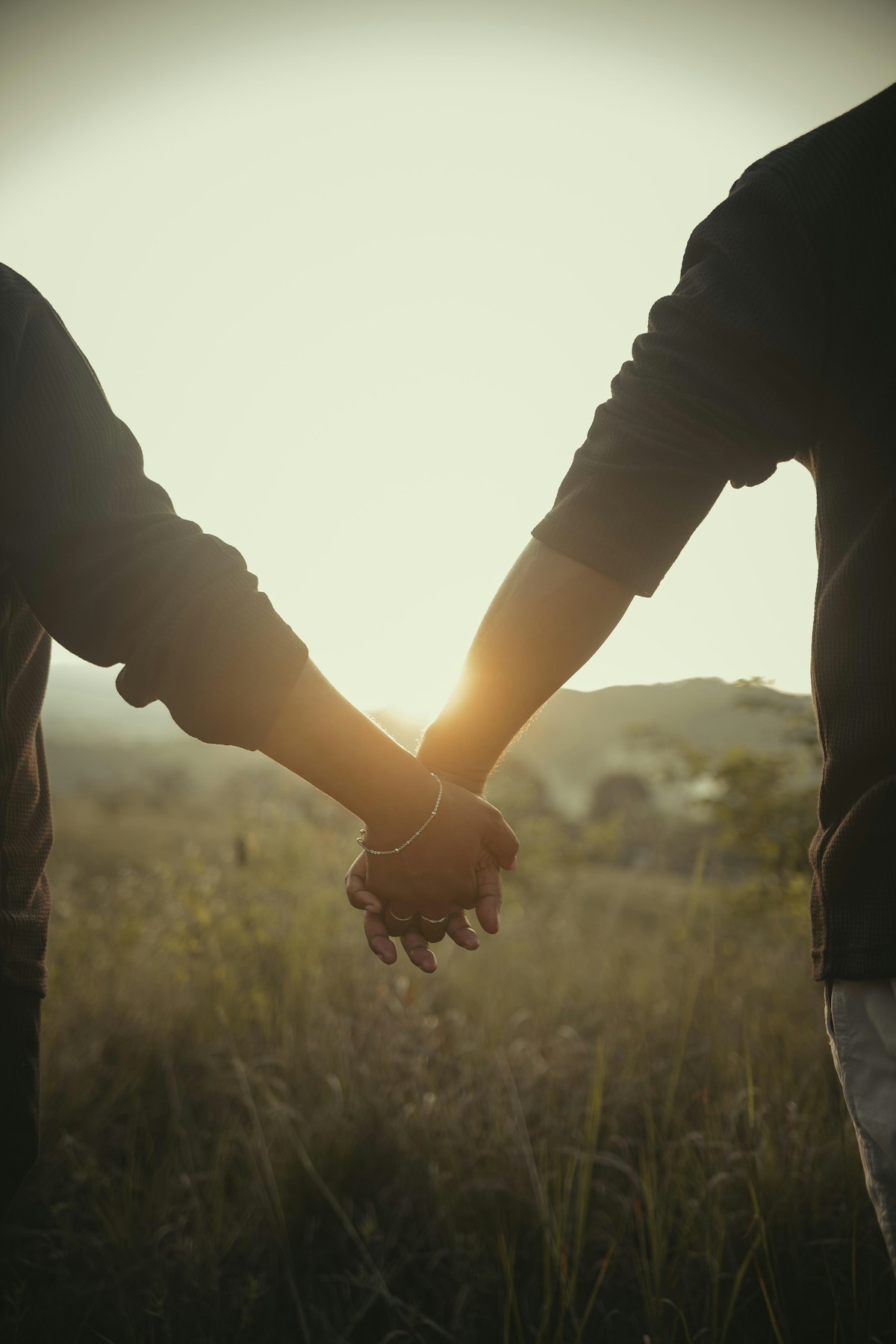 Come fidarsi del proprio partner: dubbi, dialogo e confini