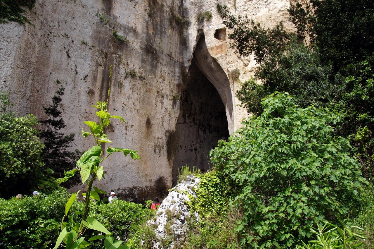 Incontri a Siracusa, i vicoli di Ortigia di sera